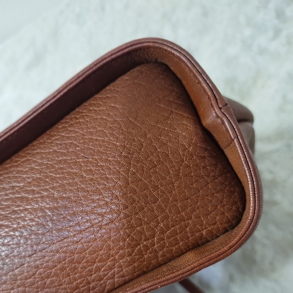 Vintage Burberry LeatherTote Bag. - Picture 6 of 16